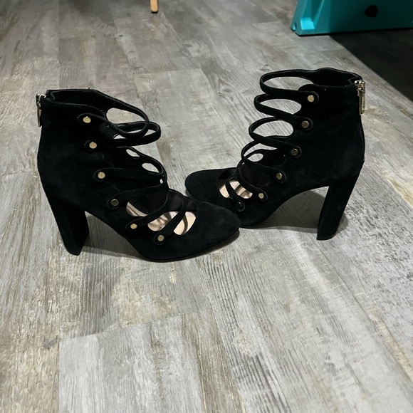 Vince Camuto Davel Suede Black Block Heel Size 6M - Picture 13 of 13
